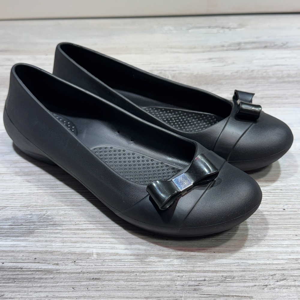 Crocs Gianna Black Bow Cap Toe Ballet Flats Slip On Shoes Women's Size 8 GUC